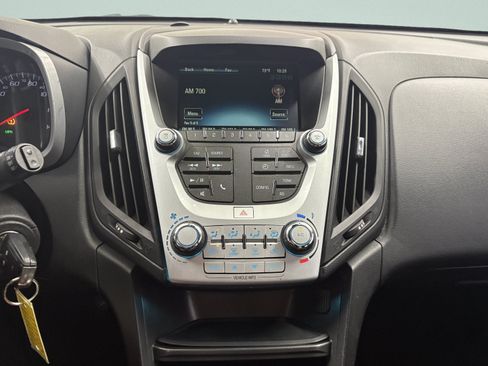 Used 2017 Chevrolet Equinox LS FWD image 12