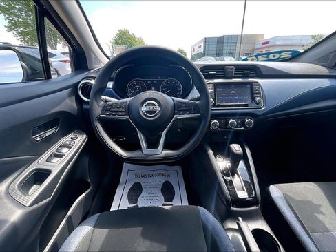 Used 2025 Nissan Versa SV FWD image 8