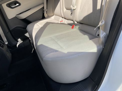 Used 2025 Nissan Rogue SV image 34