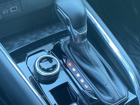 Used 2024 GMC Canyon AT4 image 12