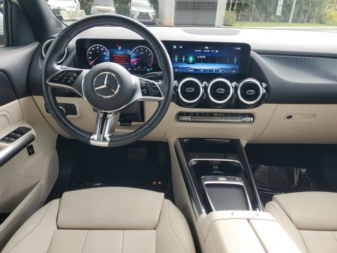 Used 2025 Mercedes-Benz GLA 250 4MATIC image 10