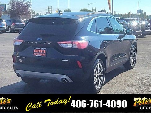 Used 2021 Ford Escape Titanium image 4