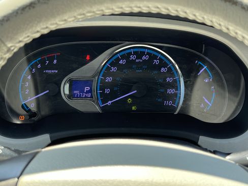 Used 2012 Toyota Sienna XLE FWD image 21