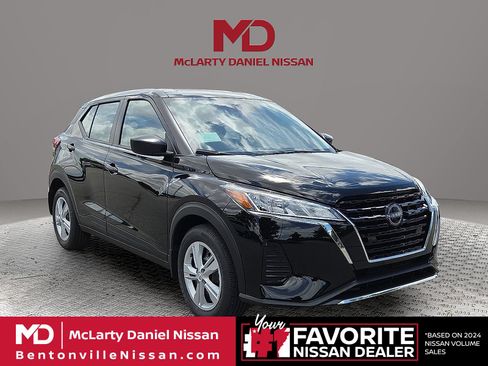 Used 2025 Nissan Kicks Play S FWD image 1