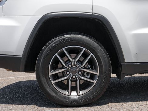Used 2022 Jeep Grand Cherokee Limited AWD/4WD image 12