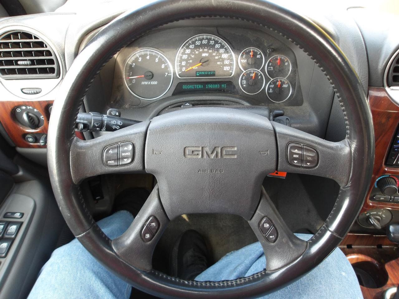 Used 2004 GMC Envoy SLT w/ Preferred Equipment Group AWD/4WD image 15