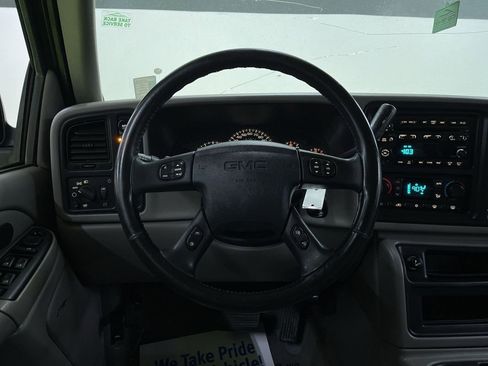 Used 2004 GMC Sierra 2500 SLT w/ Skid Plate Package image 21