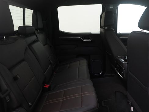 Used 2023 Chevrolet Silverado 1500 High Country image 12