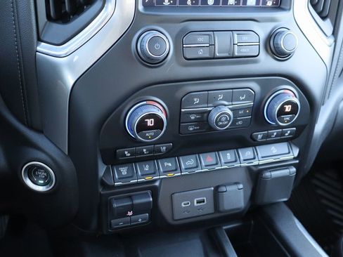 Used 2023 Chevrolet Silverado 2500 LTZ w/ LTZ Premium Package image 18