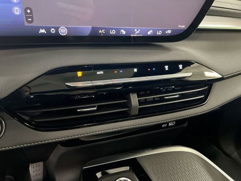 New 2026 Buick Enclave Preferred w/ Power Package AWD/4WD image 17