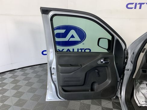 Used 2015 Nissan Frontier S RWD image 14