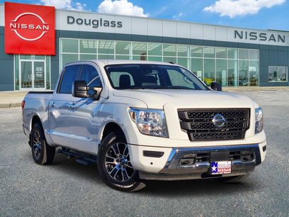 Used 2021 Nissan Titan SV w/ SV Convenience Package