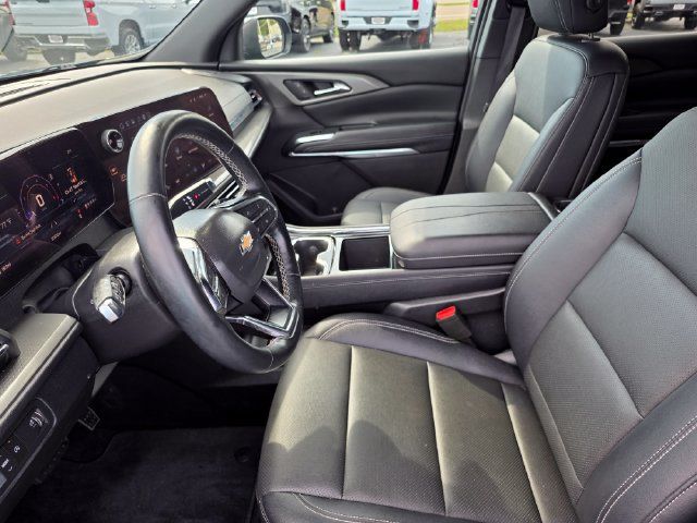Used 2026 Chevrolet Traverse LT FWD image 18