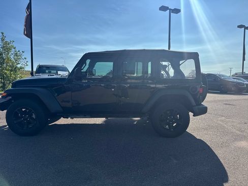 Used 2018 Jeep Wrangler Unlimited Sport AWD/4WD image 12
