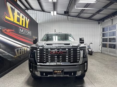 Used 2025 GMC Sierra 2500 Denali w/ Denali Reserve Package AWD/4WD image 17