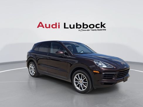 Used 2021 Porsche Cayenne AWD/4WD image 2