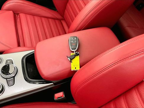Used 2025 Alfa Romeo Stelvio Sprint w/ Veloce Package image 14