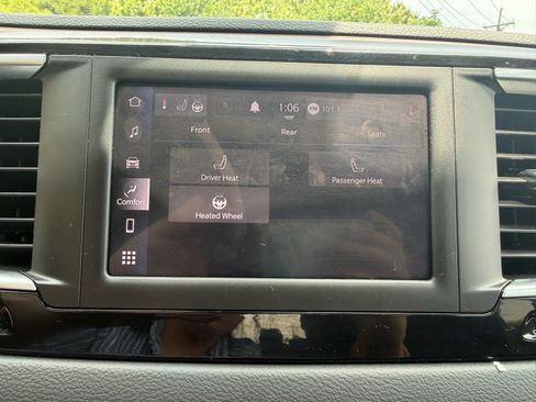 Used 2023 Chrysler Voyager LX FWD image 47
