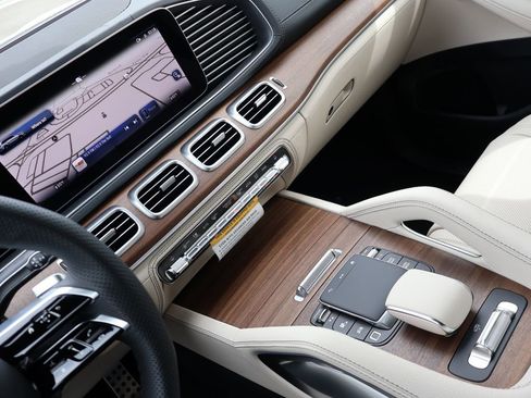 New 2026 Mercedes-Benz GLS 450 4MATIC image 22