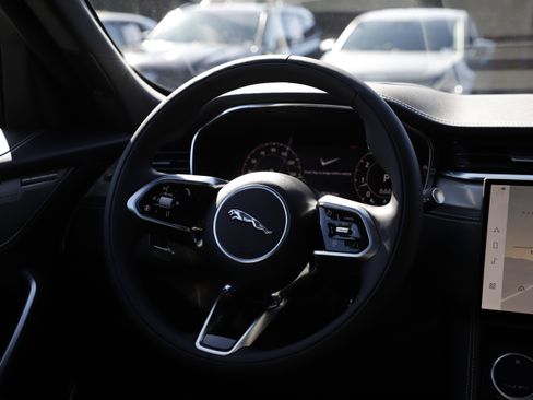 New 2026 Jaguar F-PACE R-Dynamic S AWD/4WD image 18
