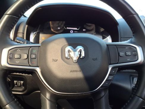 Used 2024 RAM 1500 Laramie AWD/4WD image 19
