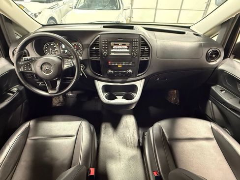 Used 2018 Mercedes-Benz Metris Passenger image 2