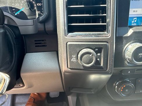 Used 2018 Ford F150 XLT w/ Equipment Group 302A Luxury AWD/4WD image 22