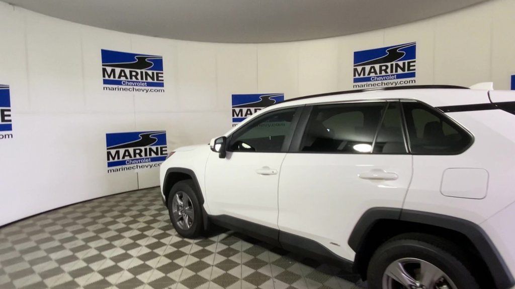 Used 2024 Toyota RAV4 XLE AWD/4WD image 8