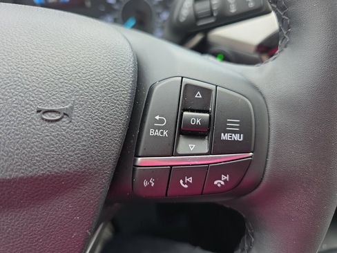 Used 2022 Ford Escape SE w/ SE Sport Appearance Package image 9