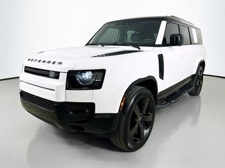 Used 2025 Land Rover Defender 130 X-Dynamic SE AWD/4WD video 1