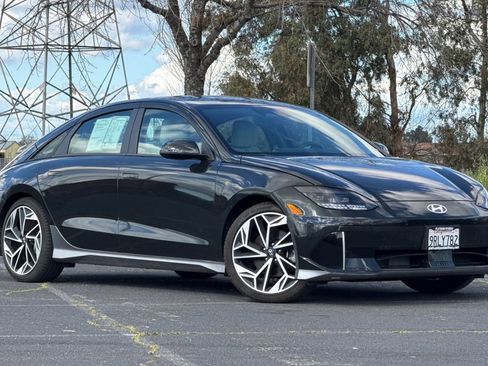 Used 2023 Hyundai Ioniq 6 SEL RWD image 2