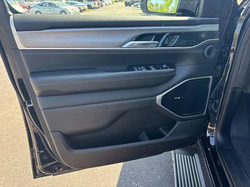 New 2026 Jeep Grand Wagoneer Limited AWD/4WD image 26