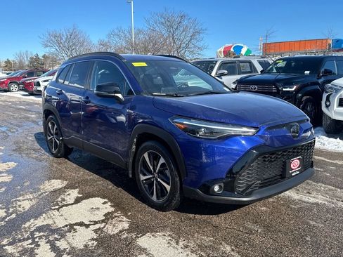 Used 2025 Toyota Corolla Cross AWD Hybrid image 9
