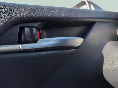 Used 2023 Toyota Camry SE image 19