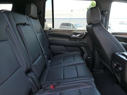 Used 2024 Chevrolet Suburban Premier RWD image 24