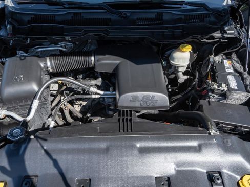 Used 2017 RAM 1500 Express AWD/4WD image 33