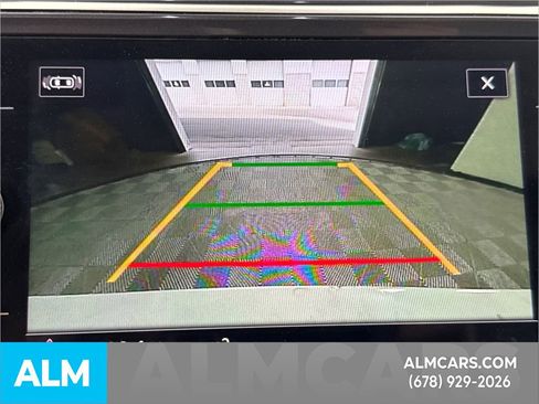 Used 2024 Volkswagen Tiguan SE image 35