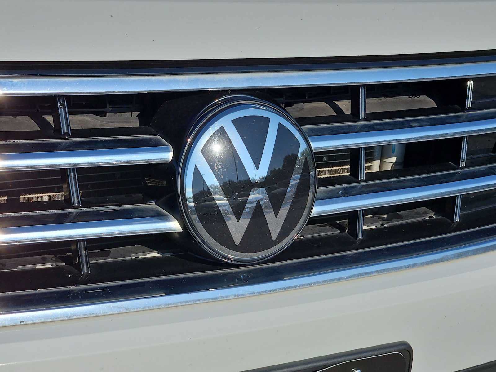 Used 2024 Volkswagen Tiguan SE AWD/4WD image 12