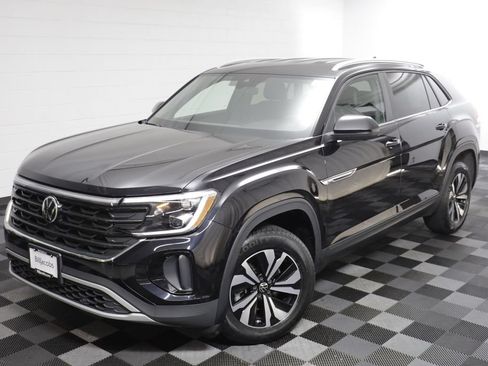 Certified 2024 Volkswagen Atlas Cross Sport SE AWD/4WD image 2