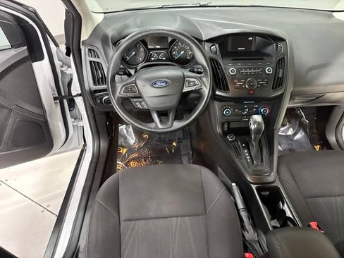 Used 2016 Ford Focus SE FWD image 13