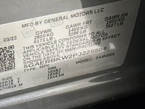 Used 2023 Buick Enclave Essence FWD image 28