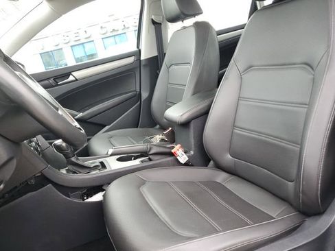 Used 2022 Volkswagen Passat 2.0T SE image 26