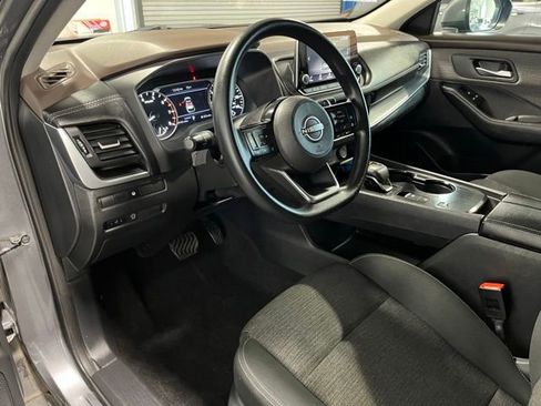 Used 2023 Nissan Rogue SV FWD image 19