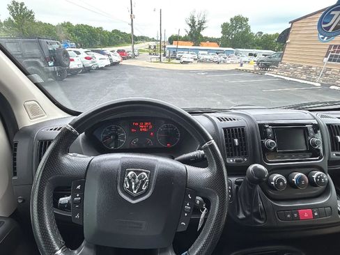 Used 2017 RAM ProMaster 2500 w/ Mopar Trailer Tow Group FWD image 34