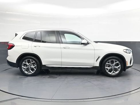 Used 2024 BMW X3 xDrive30i AWD/4WD image 3