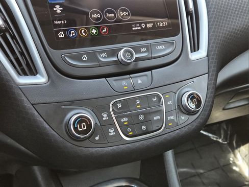 Used 2024 Chevrolet Malibu LT FWD image 16