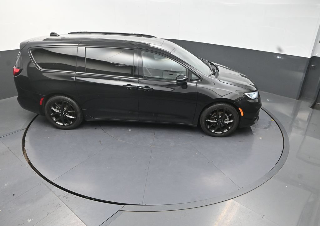 Used 2025 Chrysler Pacifica Limited FWD image 22