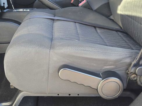 Used 2012 Jeep Wrangler Unlimited Rubicon image 22