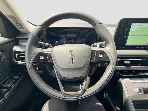 New 2026 Lincoln Aviator AWD image 11
