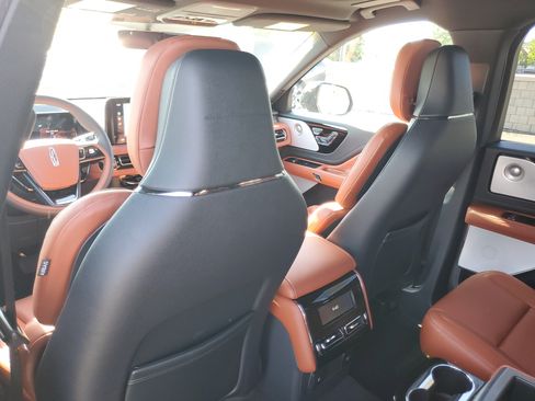 New 2026 Lincoln Aviator Reserve AWD/4WD image 24